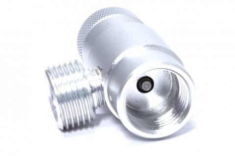 Blick auf weibliche Fäden von Advanced Adapter für Paintball CGA 320 CO2 Zylinder